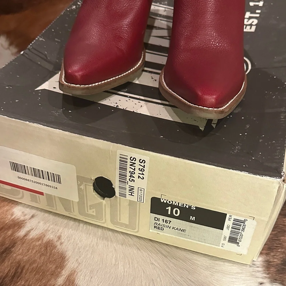 Dingo Red Heeled Cowboy Boots size 10 - Picture 3 of 7